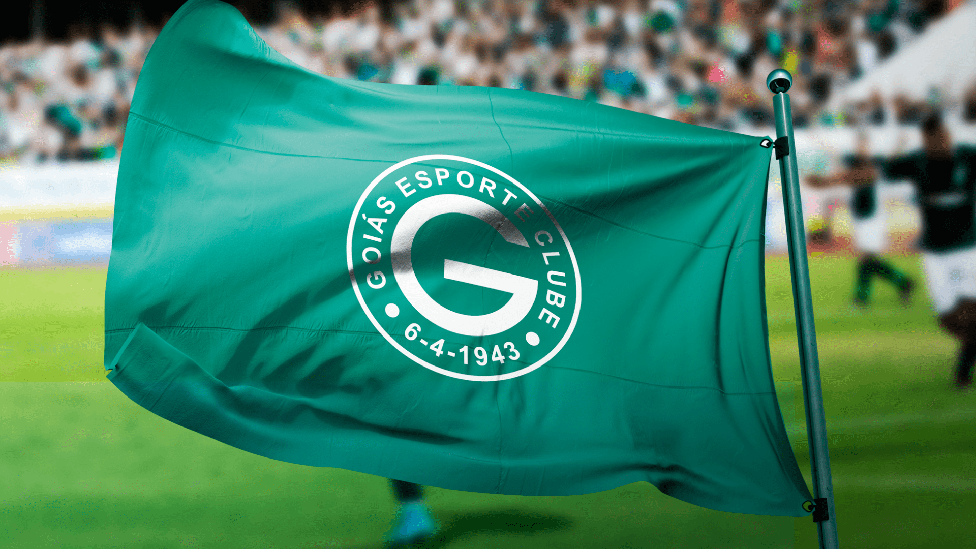 Torço para o Goiás. O motivo para eu torcer tem nome, sobrenome e apelido: Carlos Alberto Santos, o Espirro.