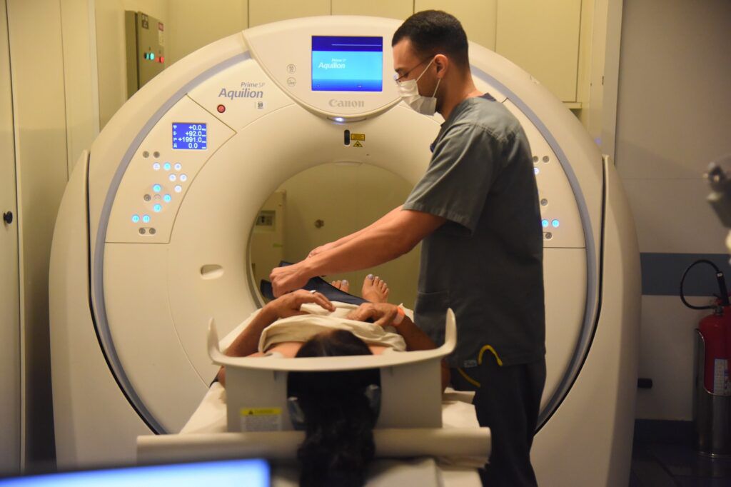 Tomografia computadorizada para detecção de câncer de pulmão. Foto: SMS Aparecida