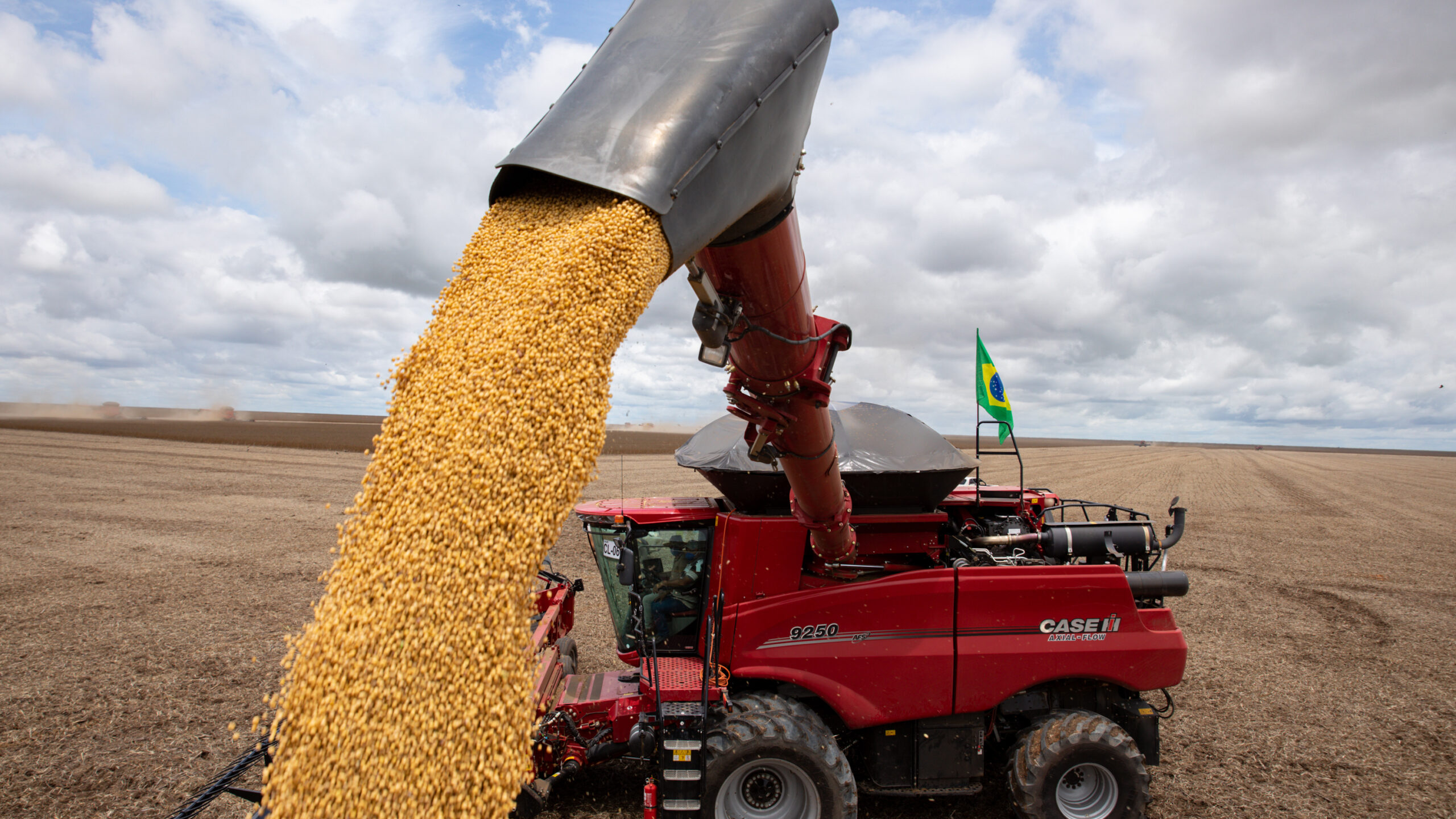 Máquina de colheita de grãos. Foto: Reprodução