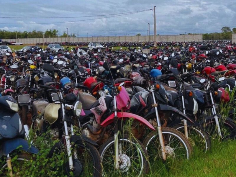 Visitação de veículos leiloados pelo Detran Goiás. Foto: Detran-GO