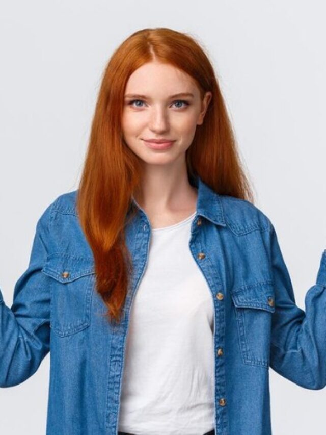 Ícone representando o signo de Leão em fundo laranja, com símbolo amarelo formado por um laço curvado que lembra a juba de um leão