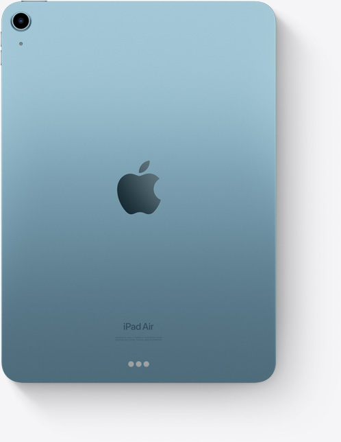 Quarto com colcha de crochê na cama de casal