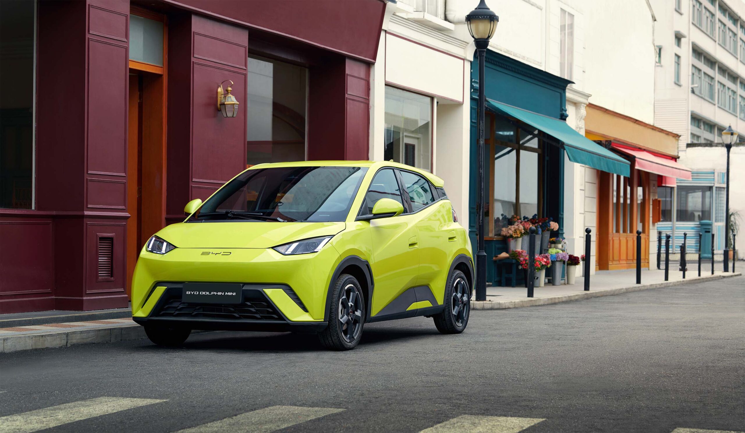 Mesa de madeira com frutas, vegetais e grãos integrais 