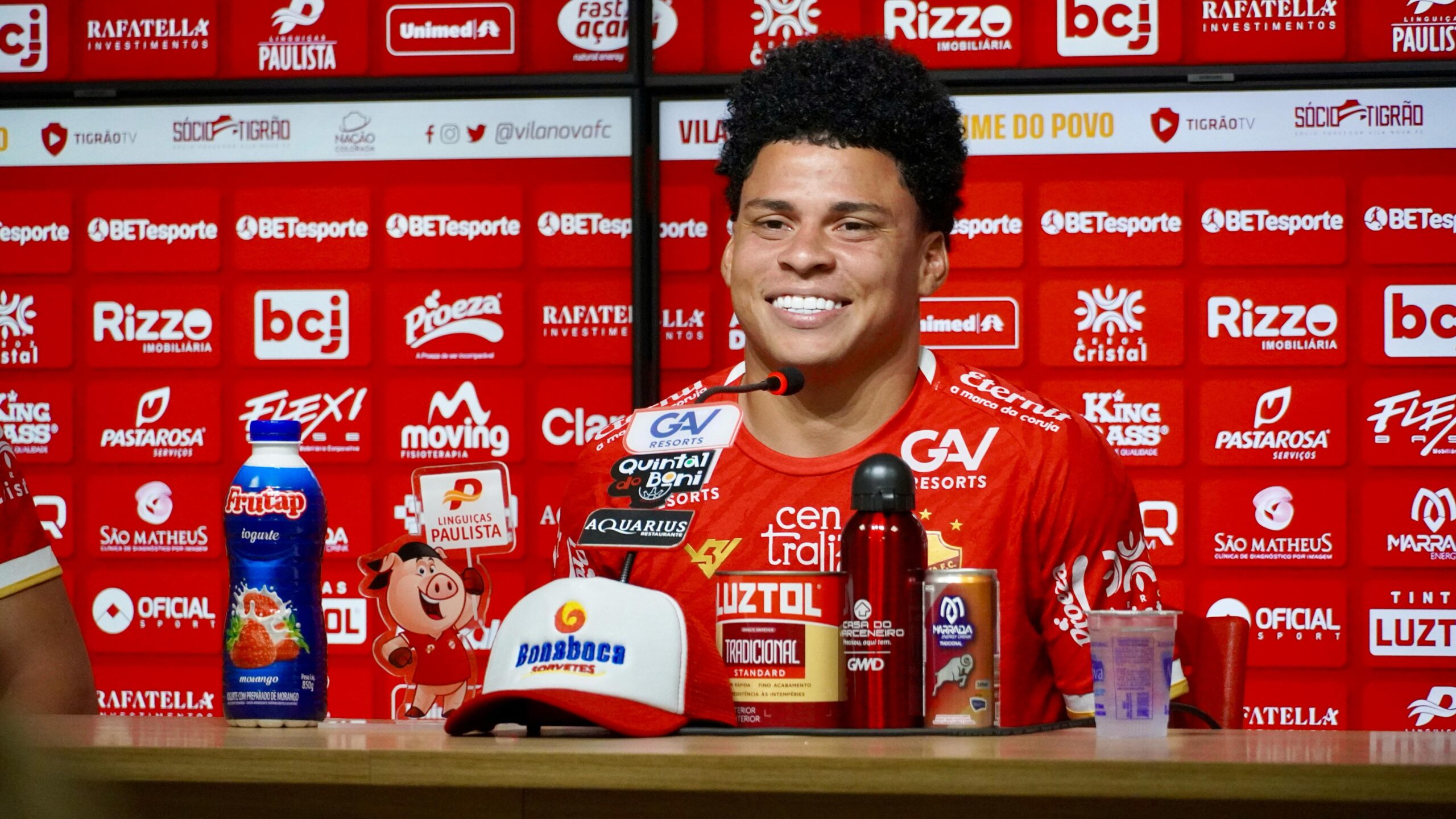 Emerson Urso - Vila Nova (Foto: Roberto Correa)