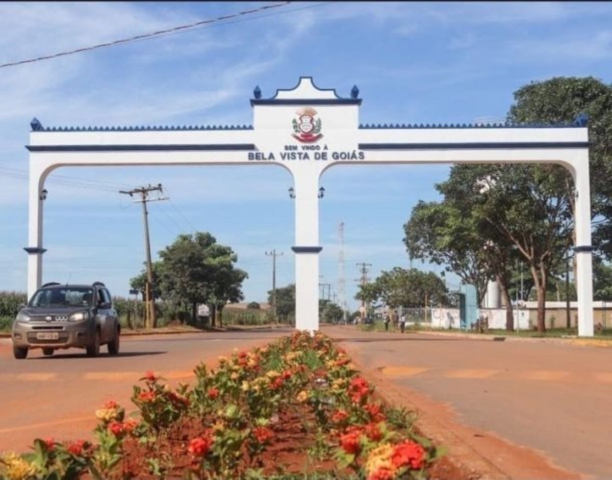 Imagem de uma estátua egípcia no parque Hopi Hari