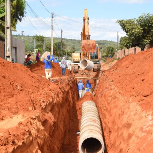 Obras de implantação de galerias pluviais na Vila Delfiore, em Aparecida. Foto: Jhonney Macena