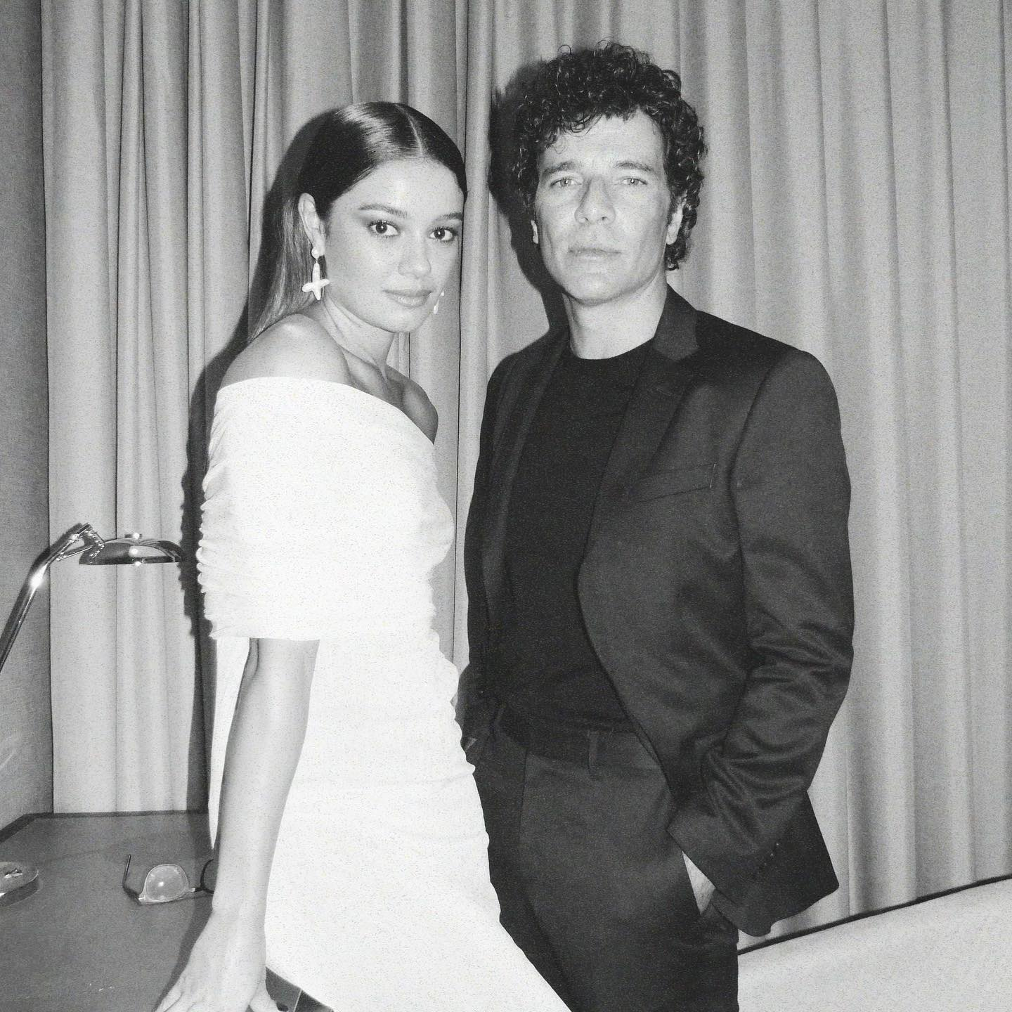 Ilustração do signo de gêmeos em um fundo cinza