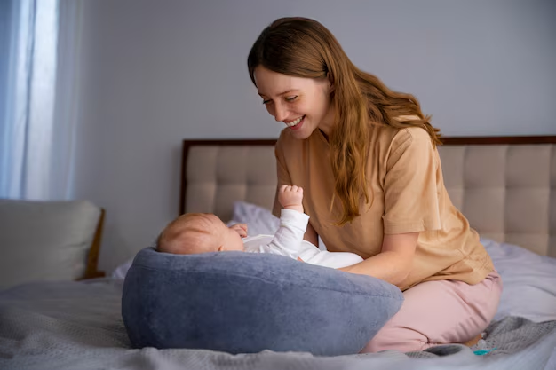 Ilustração do signo de escorpião em um fundo roxo-claro