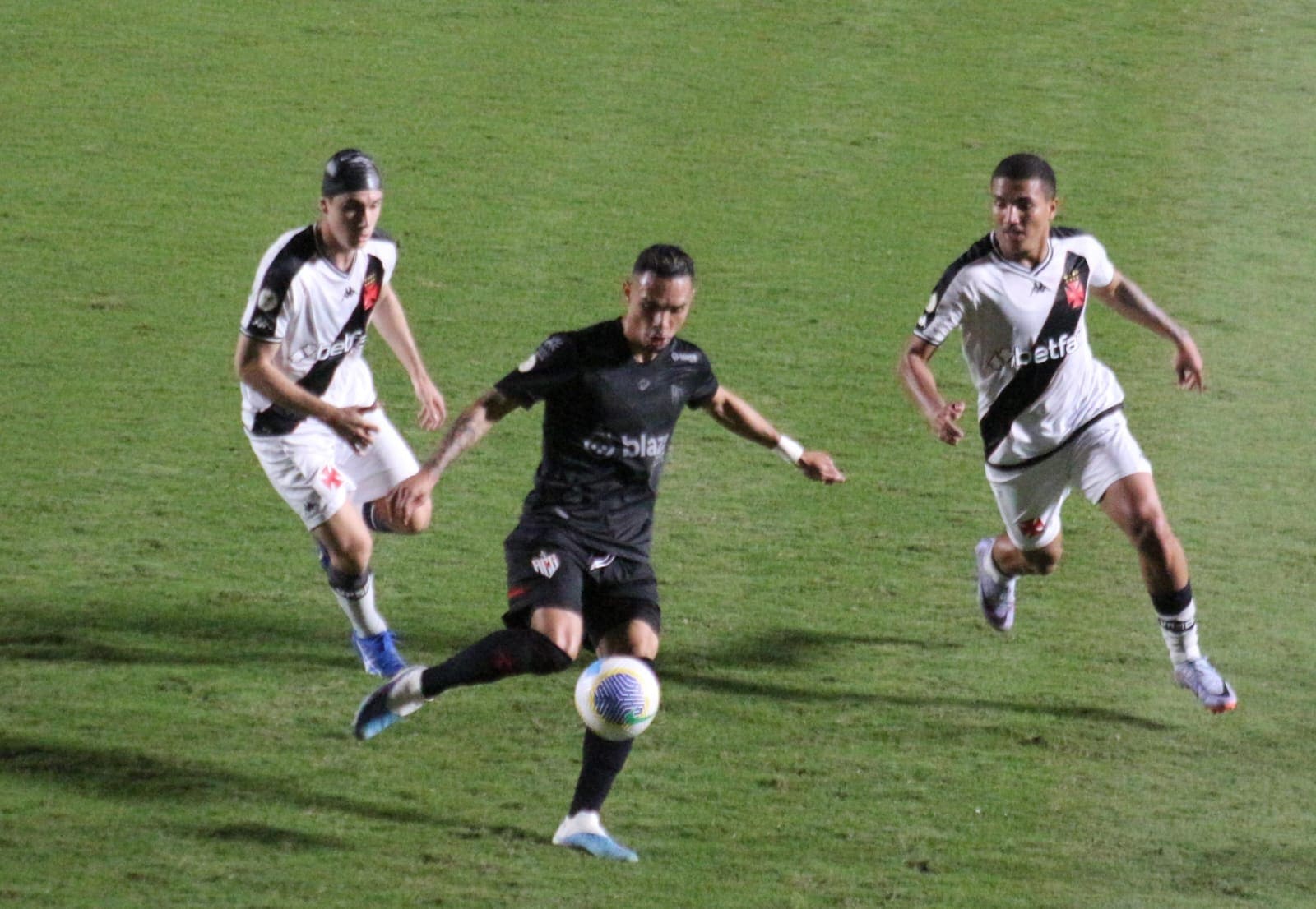 Polpa de jaca em um recipiente preto 