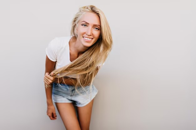 Ilustração do signo de libra em um fundo roxo-claro