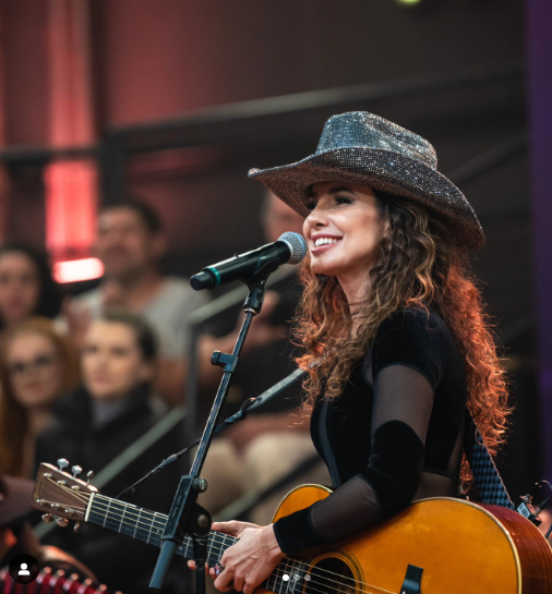 Baile do Rubi 2024 acontece hoje com show especial de Paula Fernandes