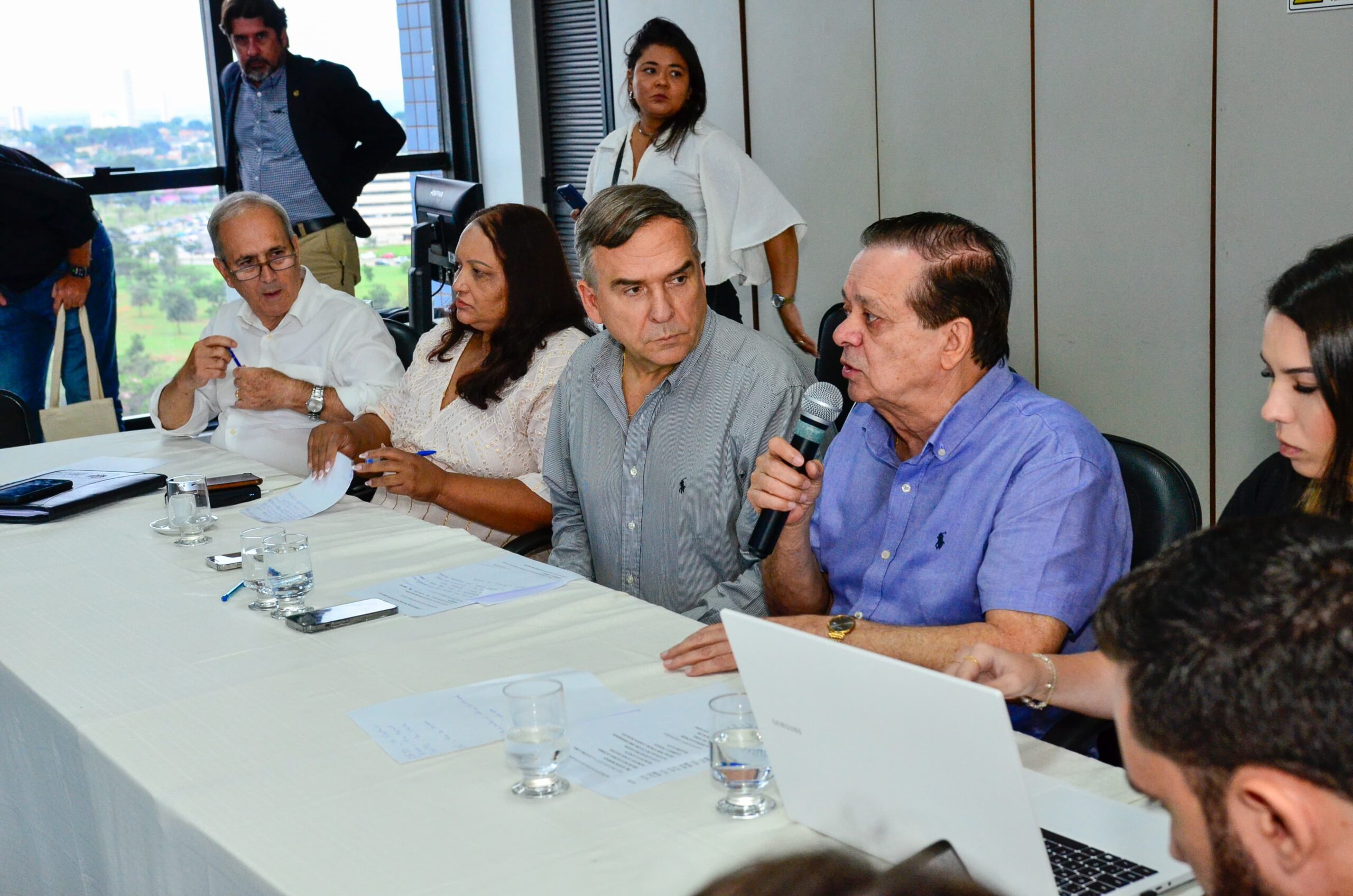 Mabel e equipe da Comissão de Transição da Prefeitura de Goiânia. Foto: Edmundo Alexandre