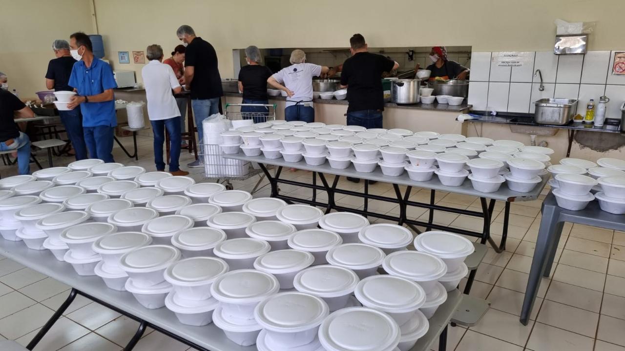 Osceia promove distribuição de refeições a moradores de rua no dia de Natal. Foto: Acervo Osceia