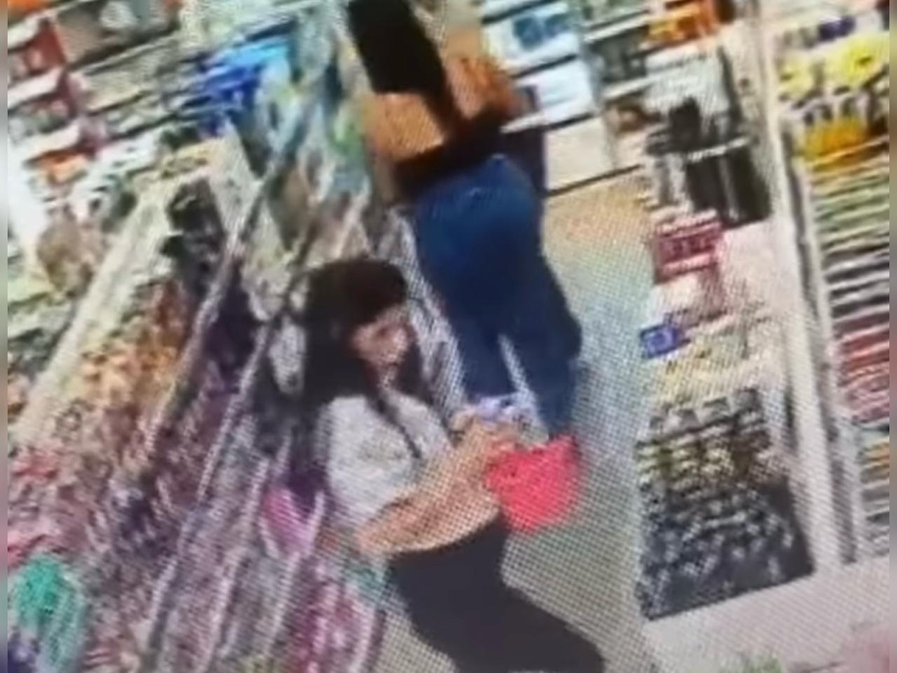 Câmeras registraram o momento da ação dos furtos em farmácia de Goiânia. Foto: PMGO