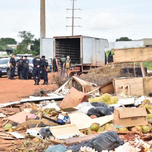descarte irregular de lixo e entulho flagrados na Operação Aparecida Limpa. Foto: Jhonney Macena