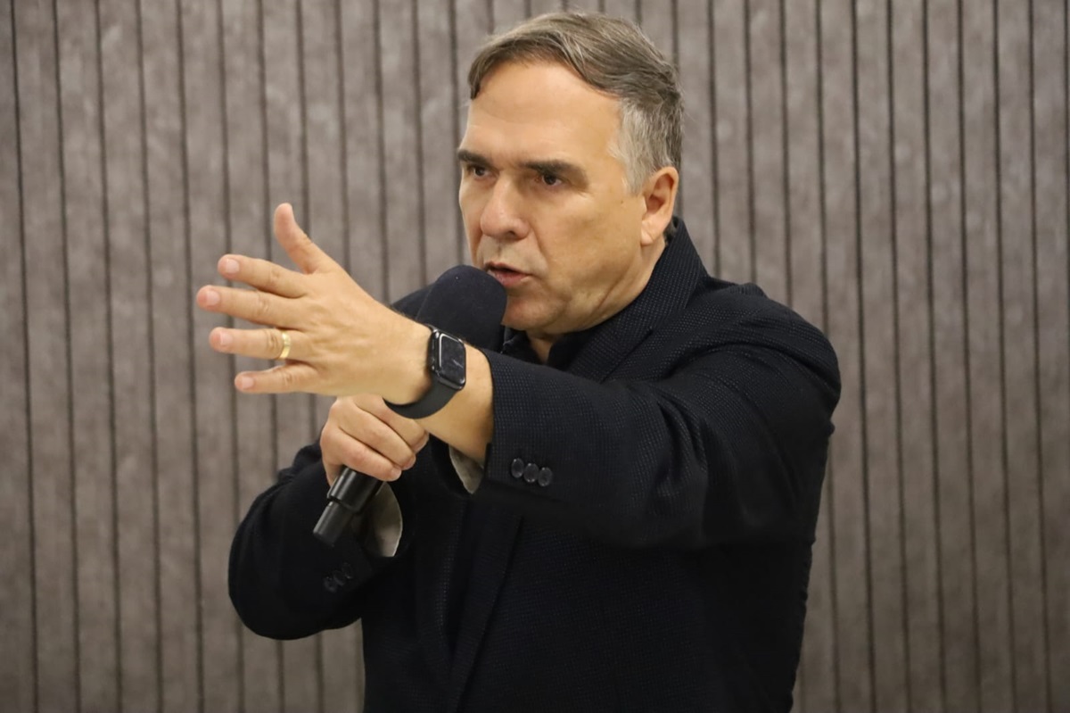 Sandro Mabel prefeito de Goiânia em discurso na fecomércio