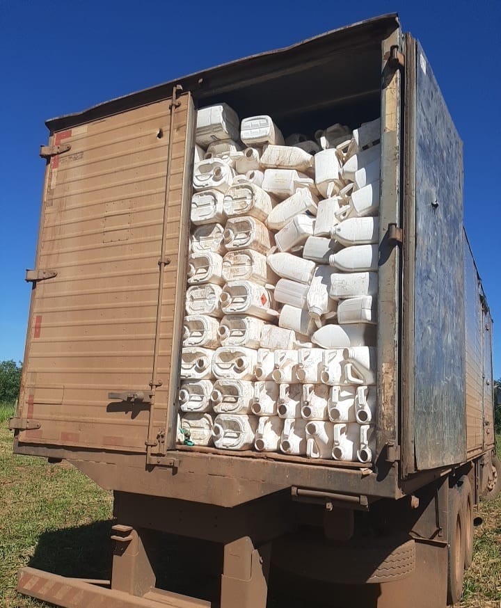 descarte irregular de agrotoxicos. Foto: Agrodefesa