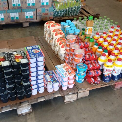 produtos fora da validade apreendidos em mercado de goiania. Foto: procon goiania