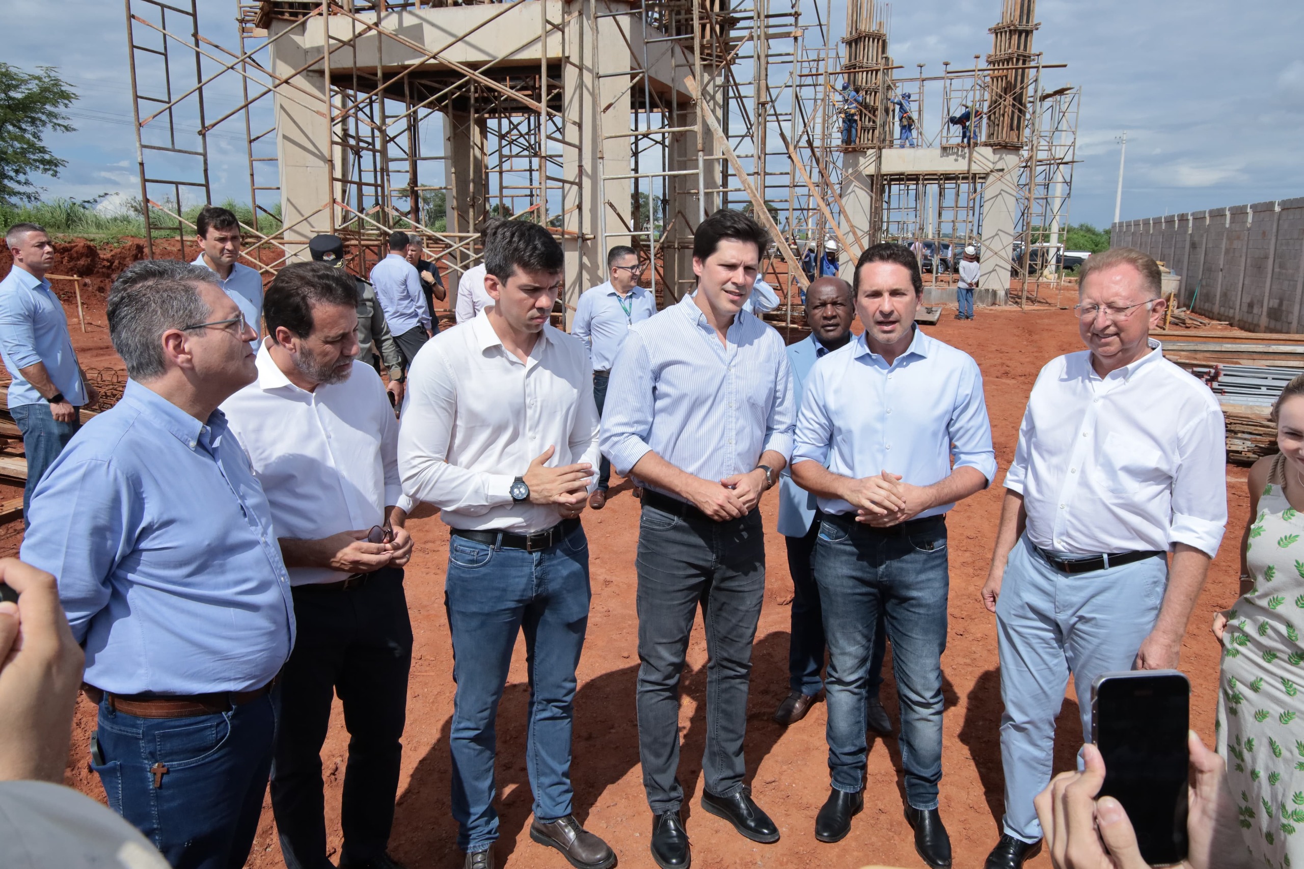 Vistoria de Daniel e Leandro Vilela às obras do Dianot. Foto: Rodrigo Estrela