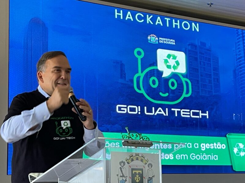 Mabel no lançamento do Hackathon_Altair Tavares