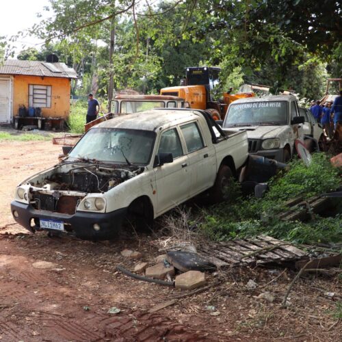 maquinario abandonado na prefeitura de bela vista_divulgação