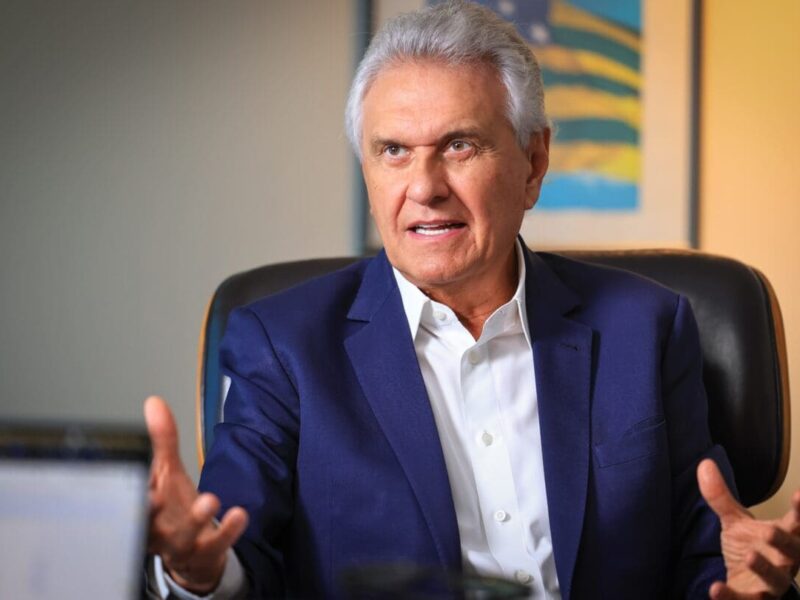 Caiado critica prisão domiciliar de Bolsonaro: “Antes do julgamento, já está condenado”