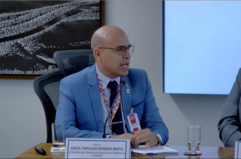 Érick Tapajós representou a Comissão de Direito das Pessoas com Deficiência (CDPcD) da OAB-GO e debateu sobre a realidade de brasileiros com espectro autista. Foto: OAB-GO