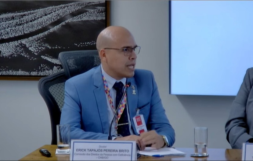 Érick Tapajós representou a Comissão de Direito das Pessoas com Deficiência (CDPcD) da OAB-GO e debateu sobre a realidade de brasileiros com espectro autista. Foto: OAB-GO