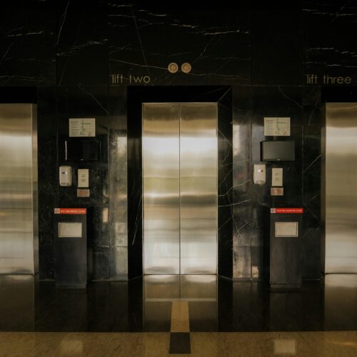 elevador. Foto: Pexels