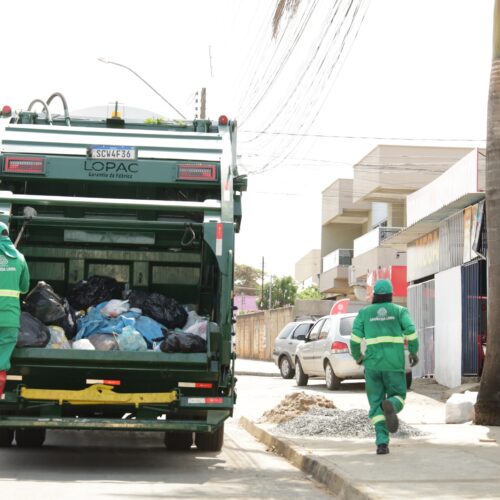 Coleta de lixo Aparecida de Goiânia. Foto: Secom