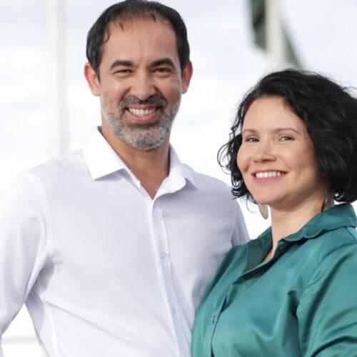 Pellozo e a esposa, Simone Assis