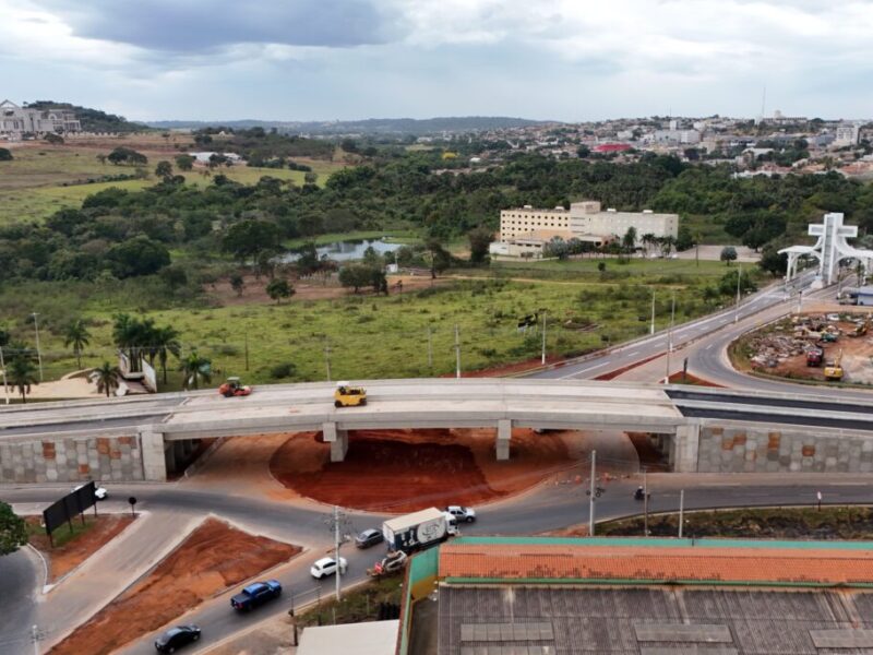 A Goinfra finaliza os últimos detalhes para a conclusão do Viaduto Portal da Fé, na entrada de Trindade. Foto: Silvano Vital