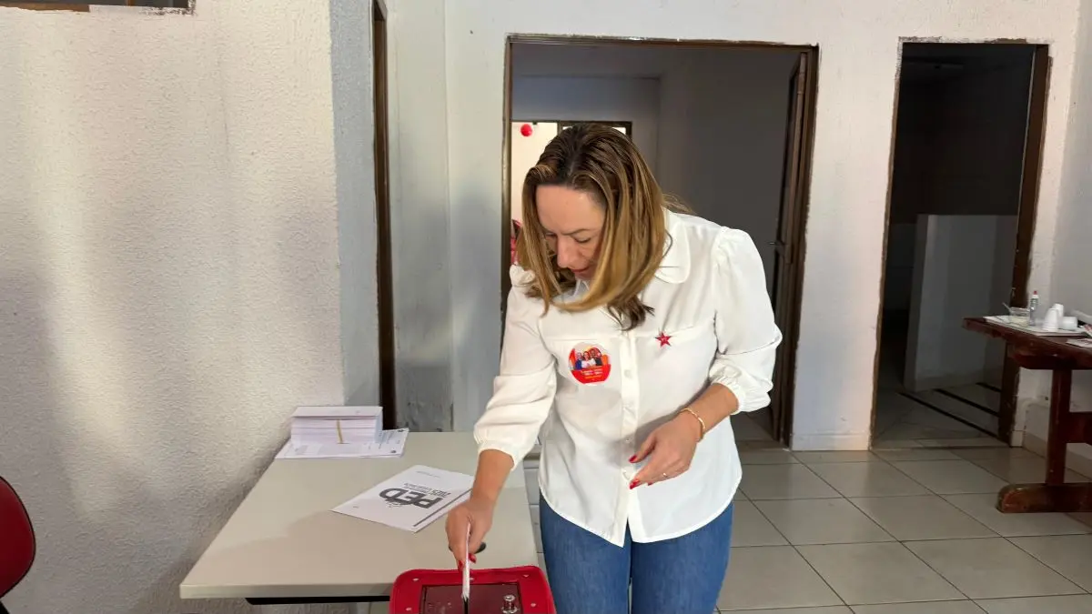 Adriana votou pela manhã no Diretório Metropolitano Foto Marcos Soares