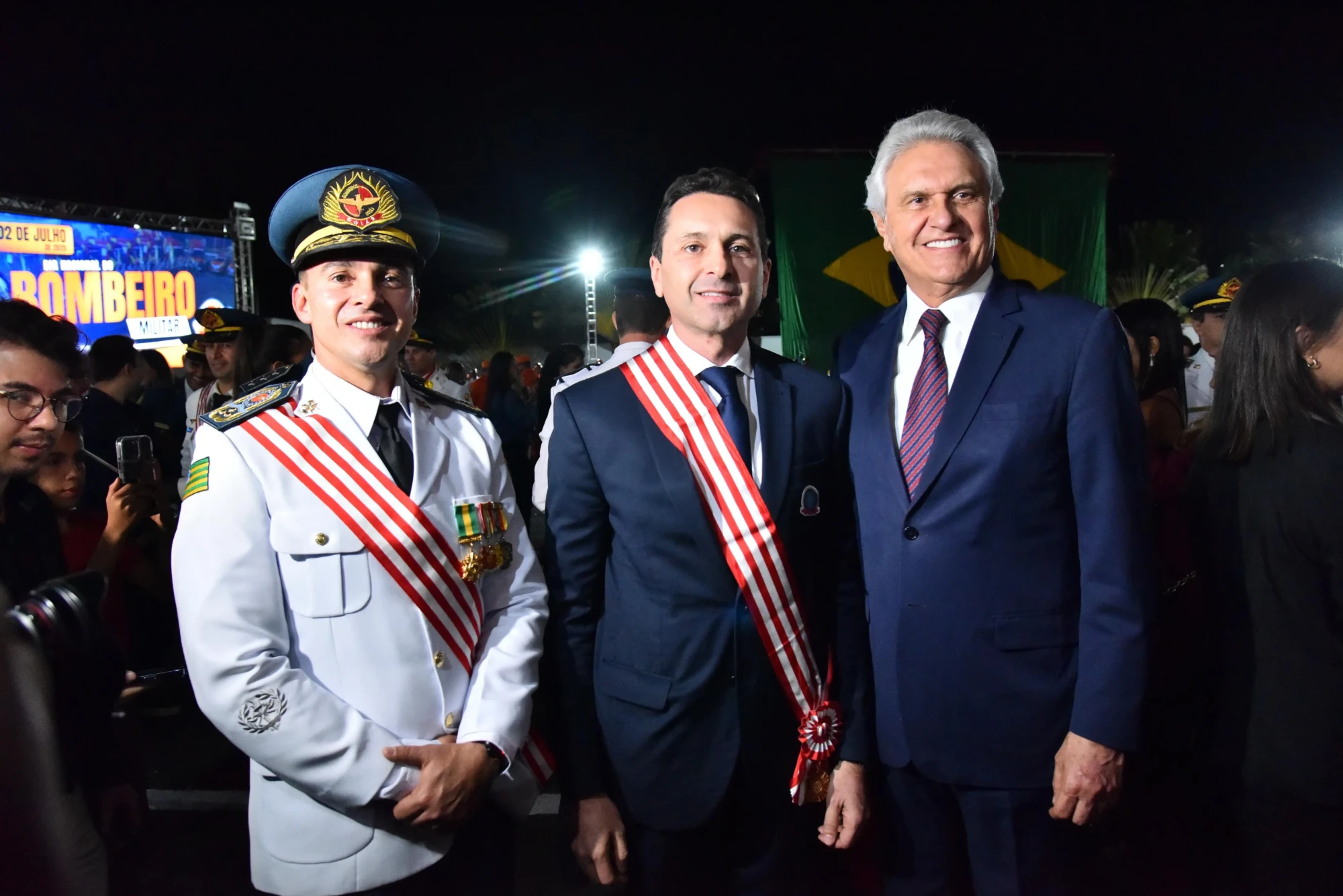 Leandro Vilela recebe comenda Dom Pedro II das maos de Caiado_Jhonney Macena