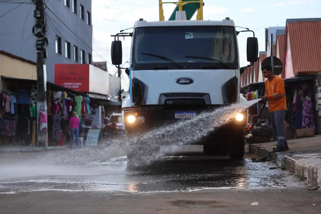 limpeza urbana em Trindade_divulgação