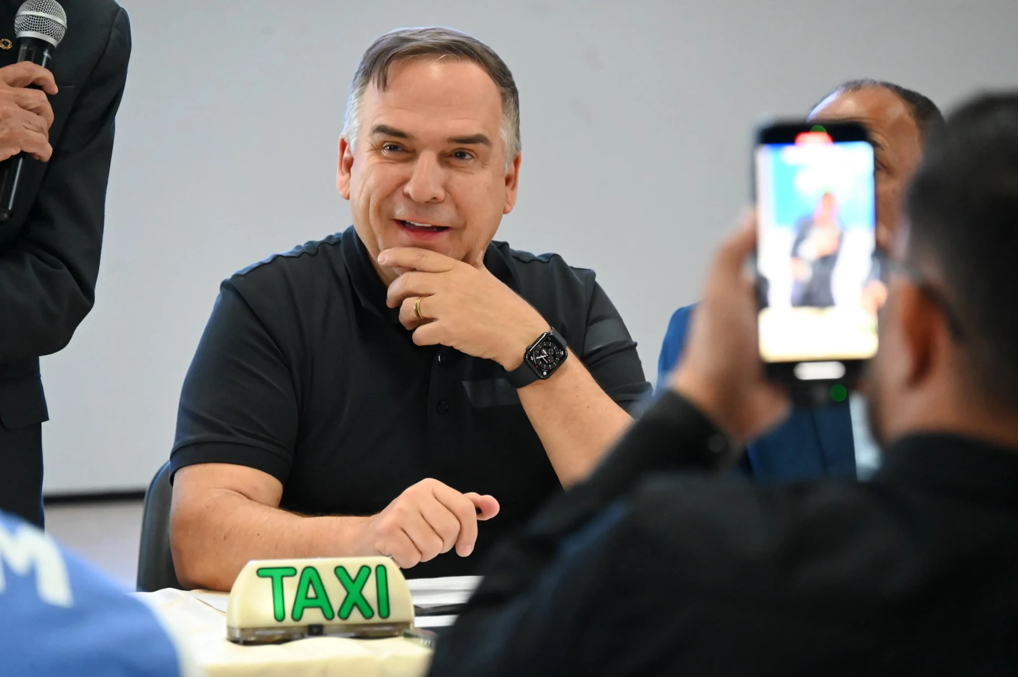 Mabel assina portaria que amplia regularização de licenças de taxistas_Alex Malheiros