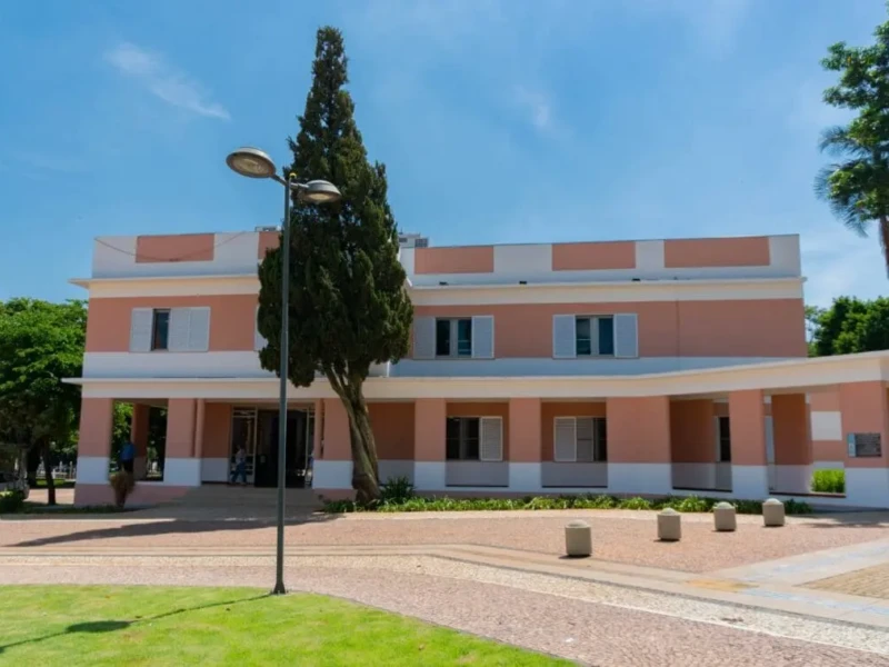 SECULT-SEDE-FACHADA-EXTERNA-EM-DIA-ENSOLARADO-NA-PRACA-CIVICA-1215x759