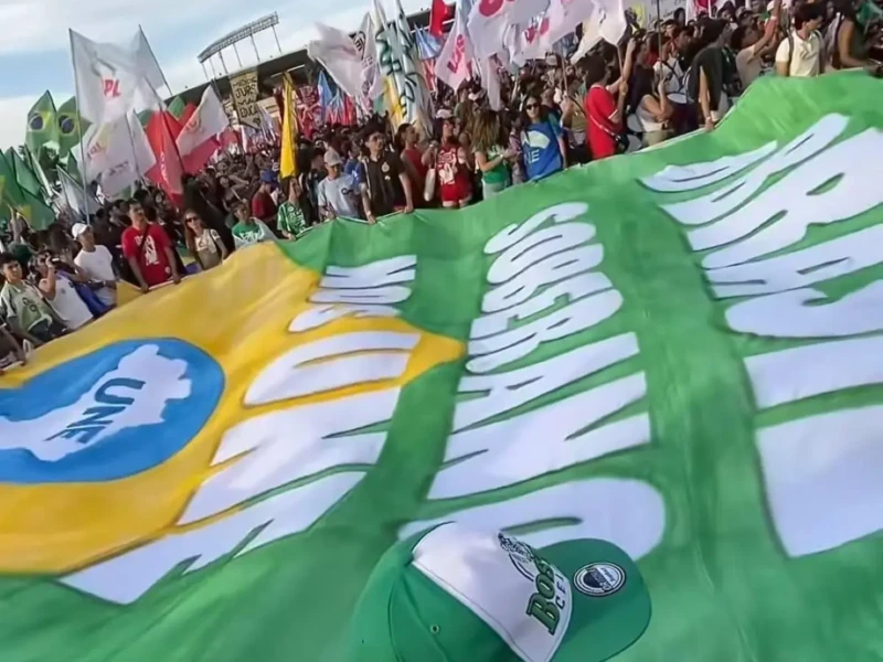 Estudantes fizeram marcha na sexta durante o Conune Foto reprodução de vídeo redes sociais UNE