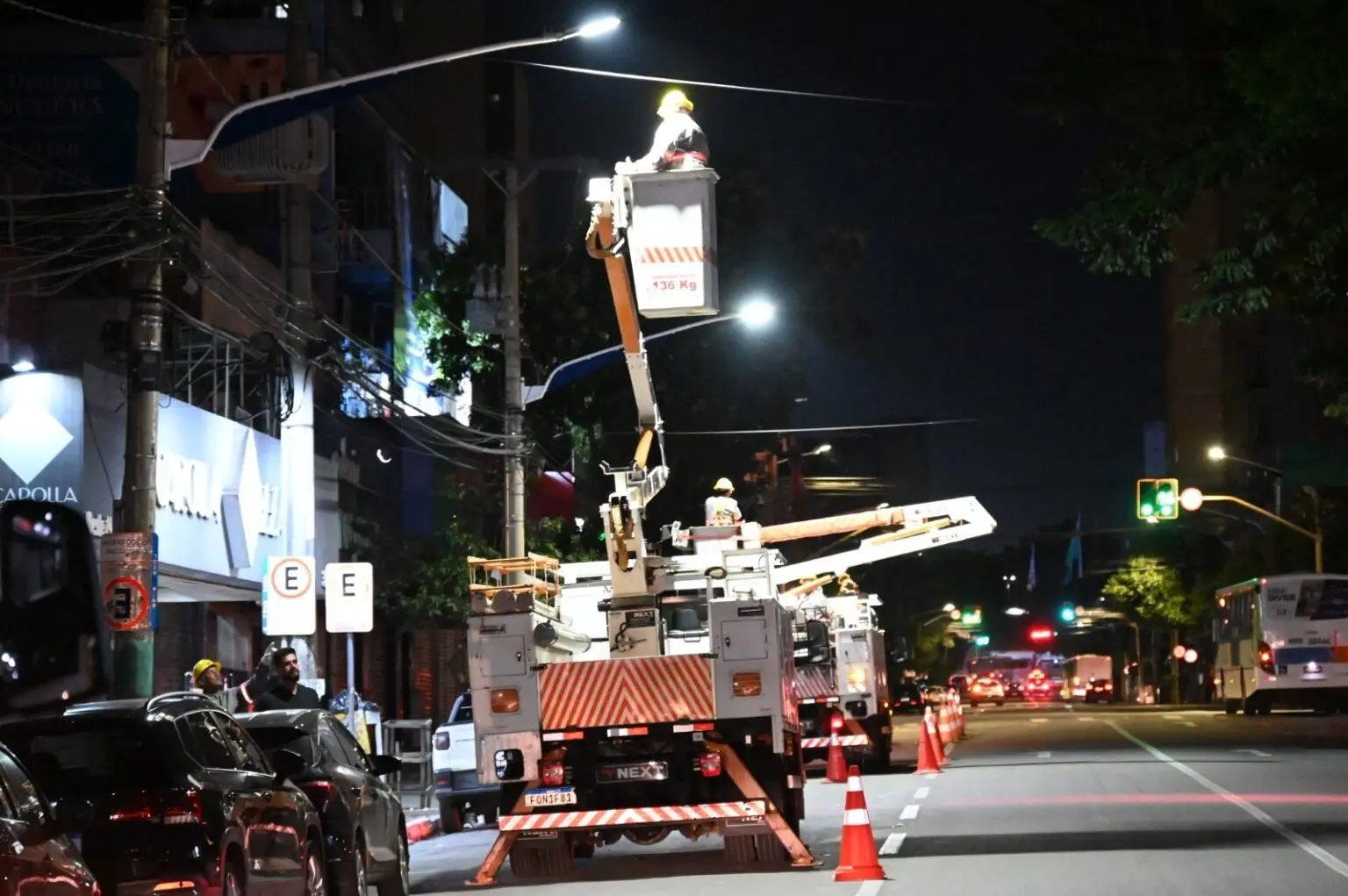 troca das lampadas projeto Brilha Gyn_Alex Malheiros