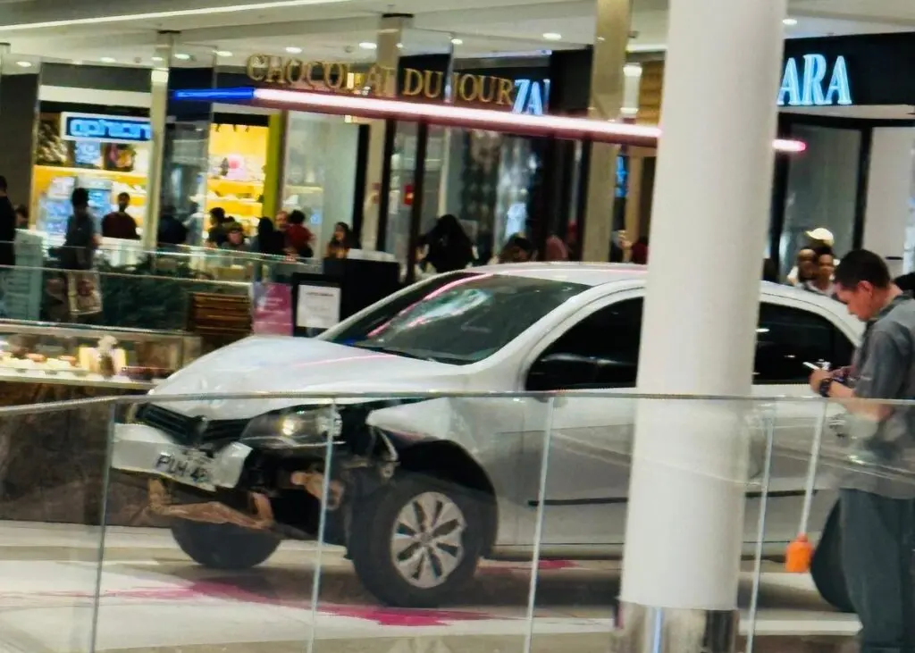 Motorista que invadiu Shopping Flamboyant
