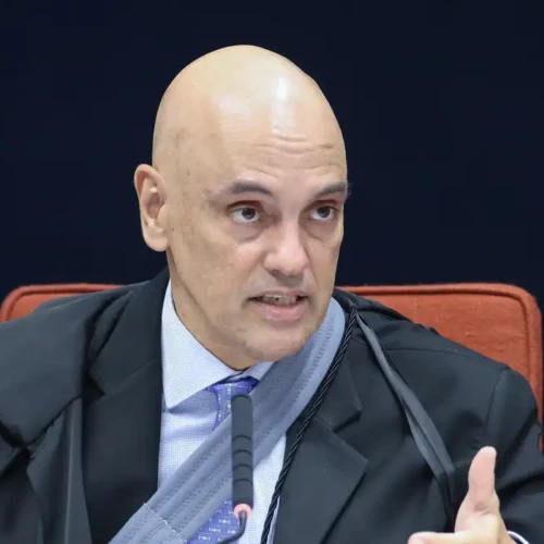 Moraes decide não prender Bolsonaro por considerar violação de cautelar episódio isolado