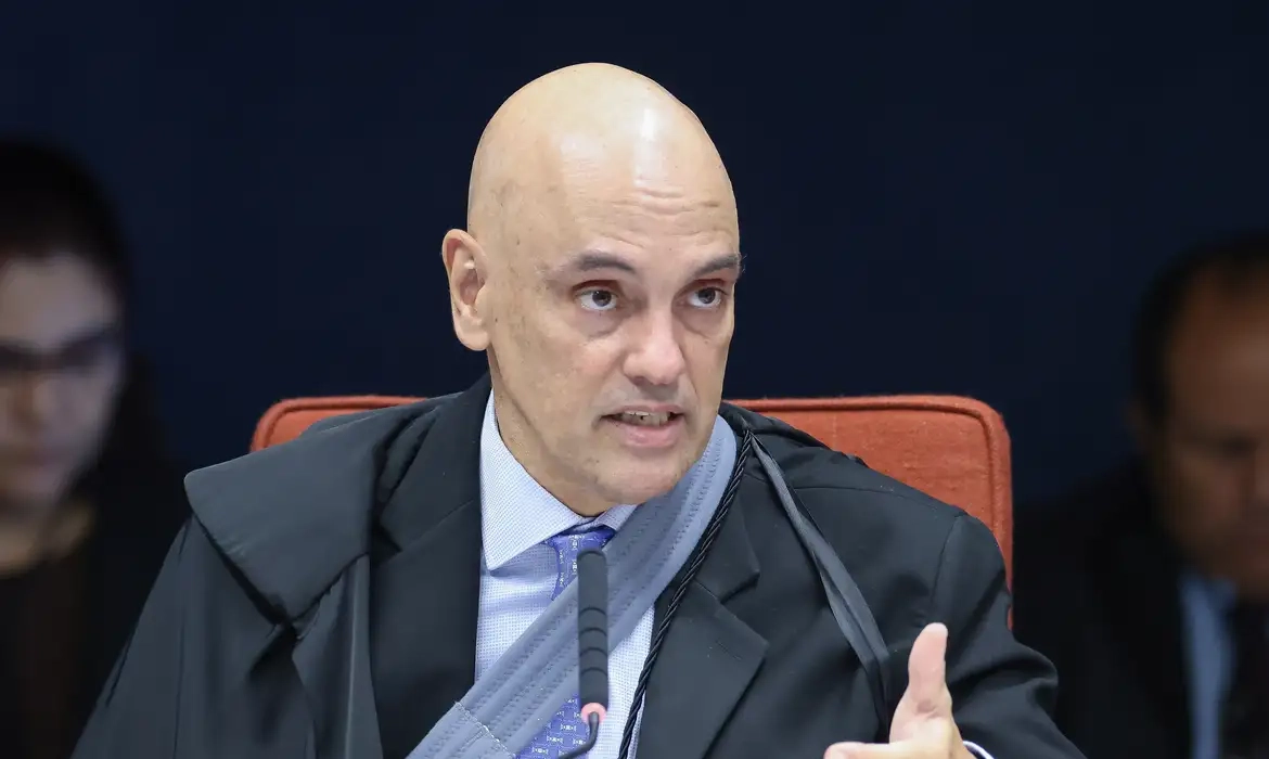 Moraes decide não prender Bolsonaro por considerar violação de cautelar episódio isolado
