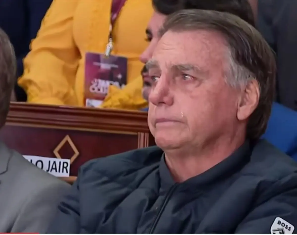 Jair Bolsonaro chora no culto Foto reprodução de vídeo CNN Brasil
