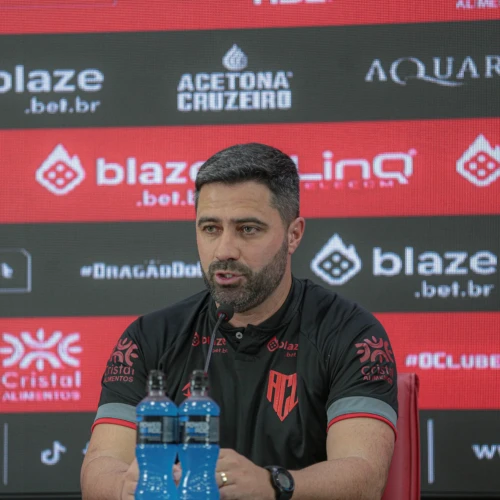 Técnico Rafael Lacerda - Atlético-GO (Foto: Bruno Corsino)