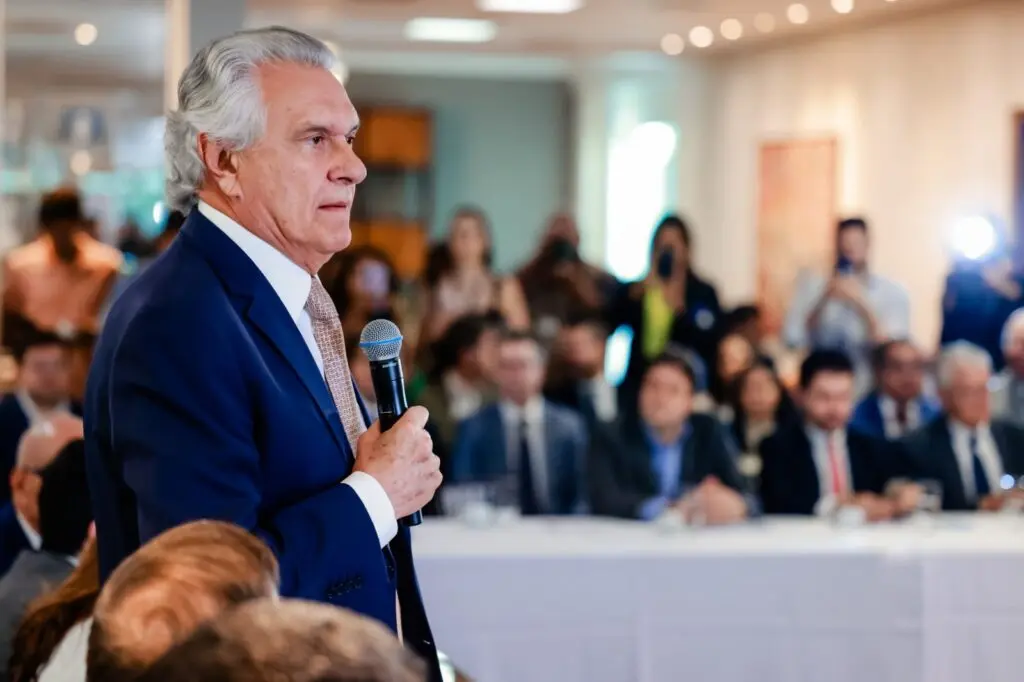 SECOM_CAIADO_COM_EMPRESARIOS_GOIANOS_MEDIDAS_CONTRA_TARIFACO_LUCAS_DIENER_E_CRISTIANO_BORGES-1024x682