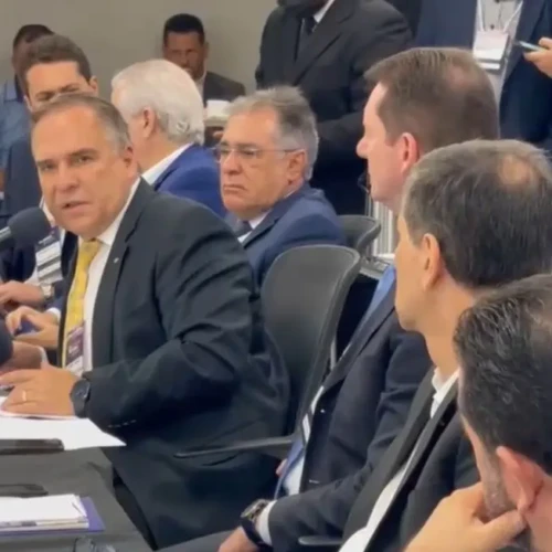 Mabel planeja proibir circulação de motos entre carros onde há faixa exclusiva de ônibus