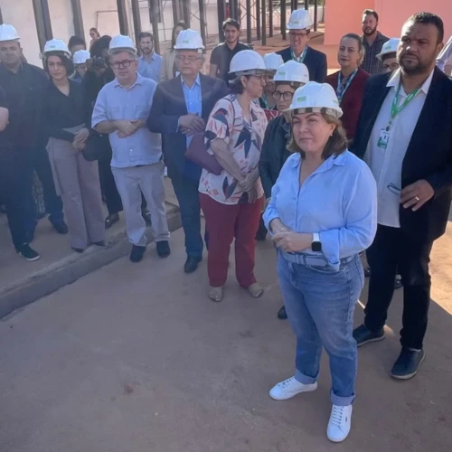 Fátima Gaviolli em visita ao Lyceu de Goiâia - Foto Altair Tavares