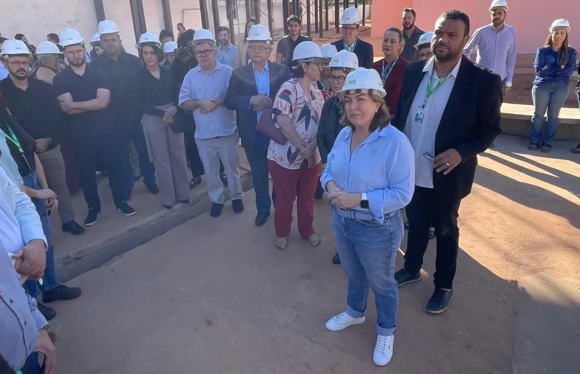 Fátima Gaviolli em visita ao Lyceu de Goiâia - Foto Altair Tavares