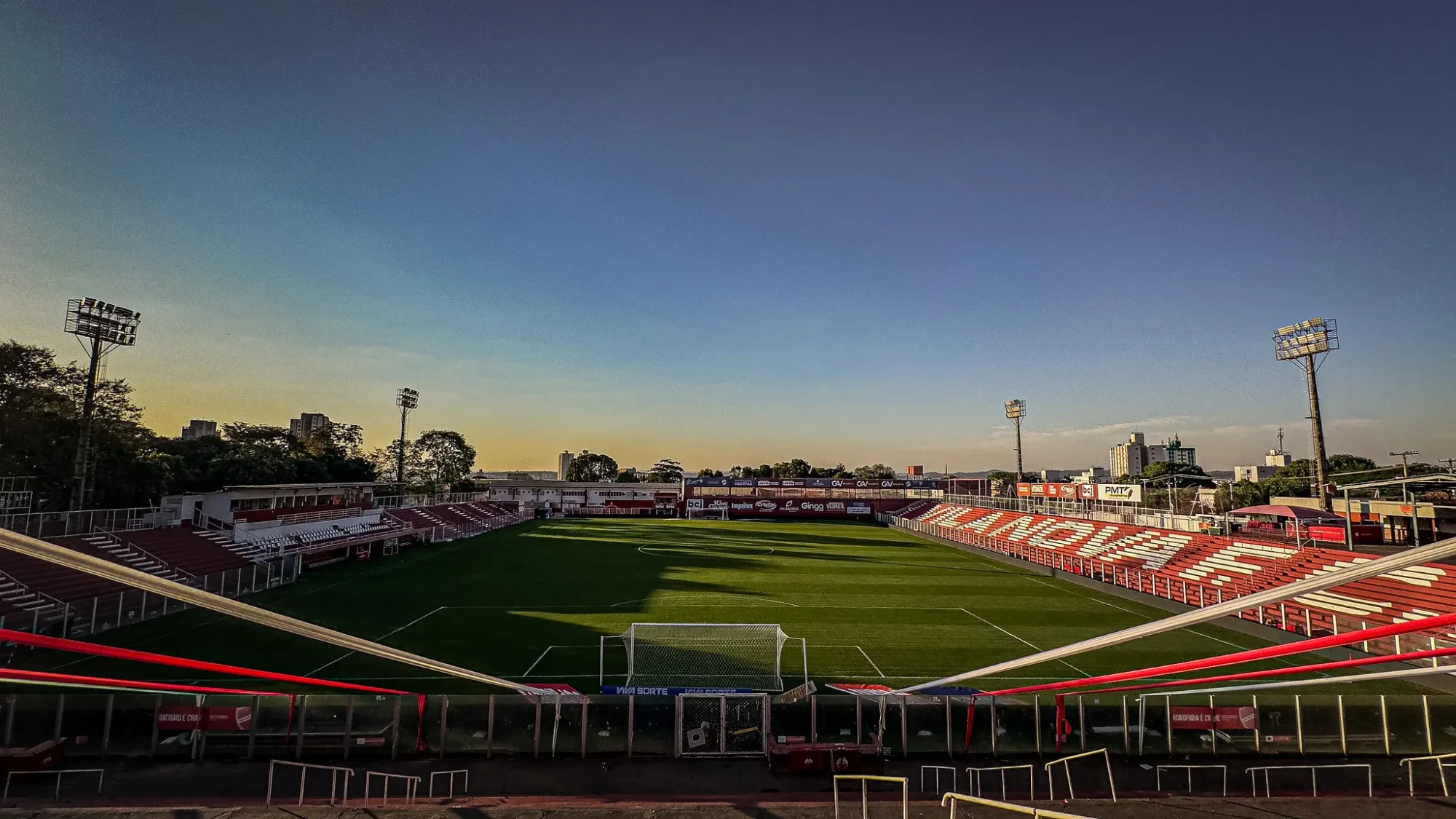 Vila Nova x Atlético: Onde assistir ao vivo o jogo pelo Campeonato Brasileiro Série B