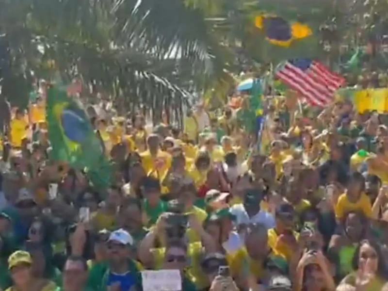 Manifestantes na Tamandaré pediram anistia a Bolsonaro e levaram também bandeira dos EUA Foto reprodução redes sociais